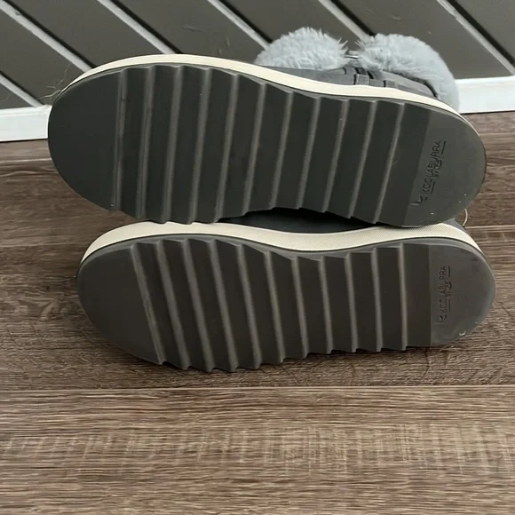 Kookaburra Boots by UGG - Picture 2 of 6